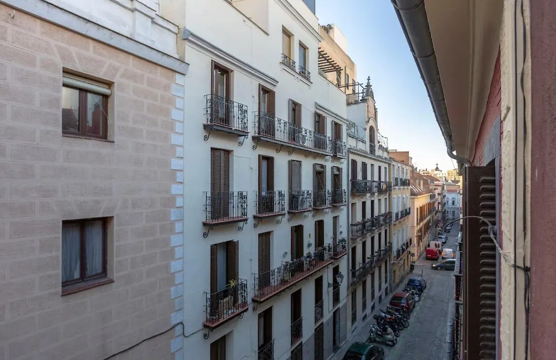 Flat in Madrid Malasaña, Plaza España-1